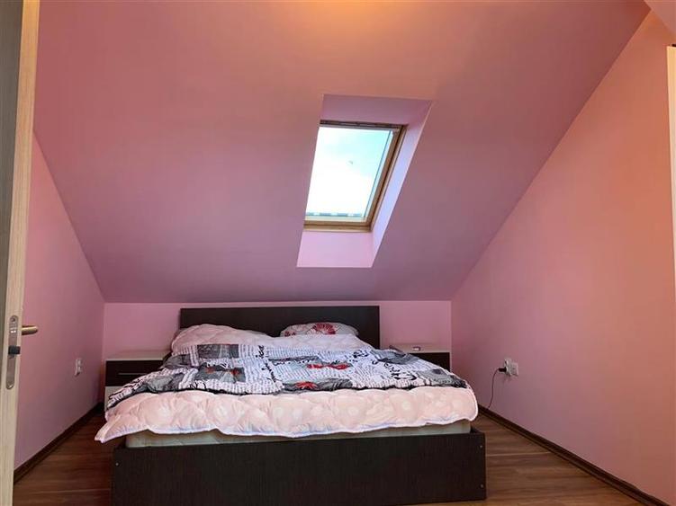 Apartament cu 3 camere semidecomandat, mobilat în Bună Ziua