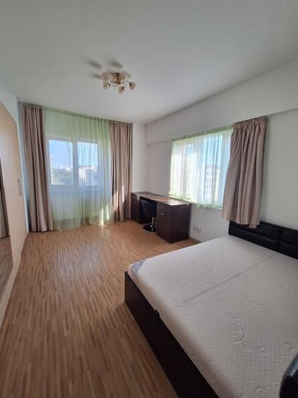 Apartament cu 3 camere semidecomandat, mobilat în Berceni