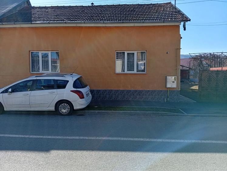 Casă cu 2 camere în Central