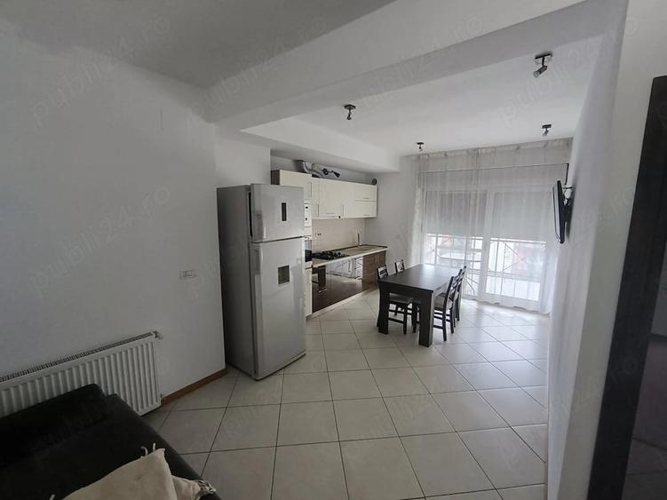 Apartament cu 3 camere decomandat în Torontalului