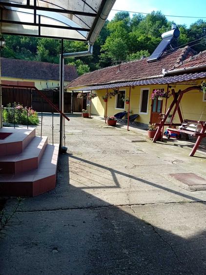 Casă cu 4 camere în Central