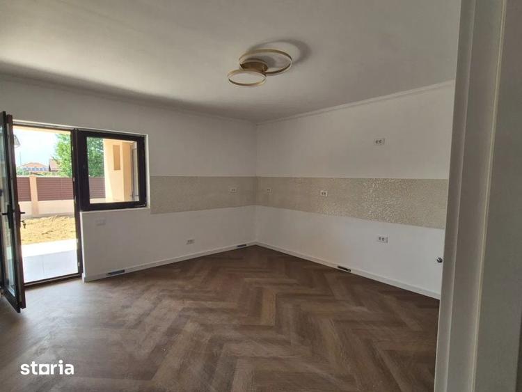 Casă cu 4 camere cu Teren 300 Mp în Central