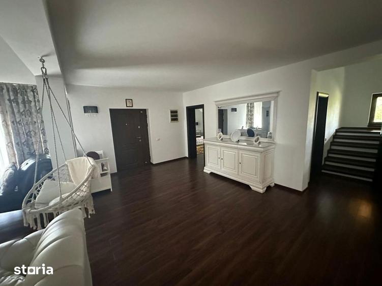 Casă cu 5 camere cu Teren 2994 Mp în Ogrezeni