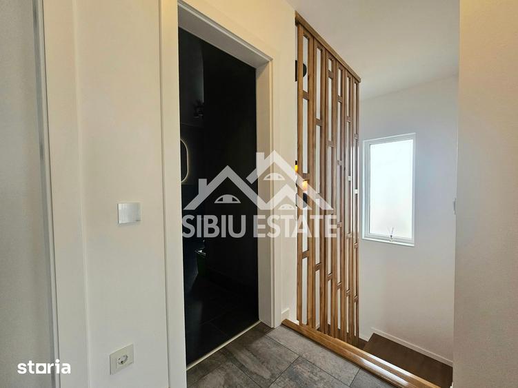 Casă cu 5 camere cu Teren 437 Mp în Central