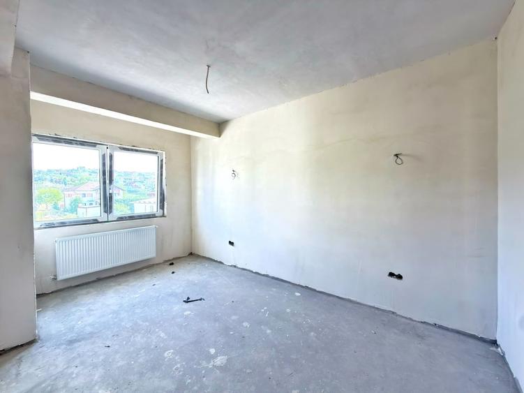 Apartament cu 3 camere semidecomandat în Central