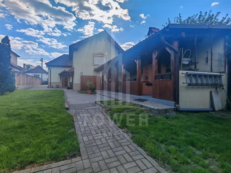 Casă individuală cu 4 camere cu Canalizare în Lazaret