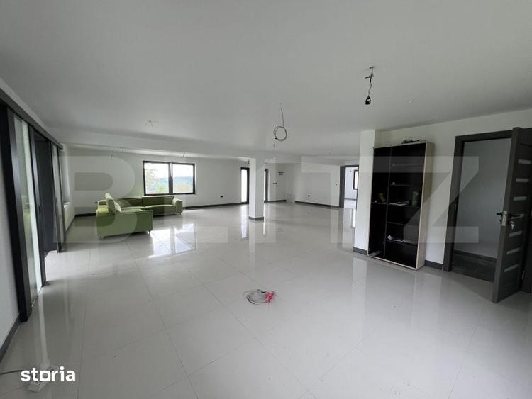 Casă cu 3 camere cu Teren 2600 Mp în Râciu