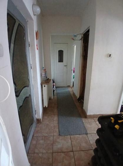 Apartament cu 3 camere în Deveselu