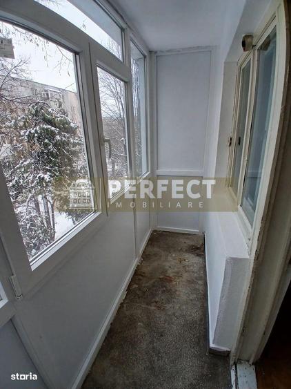Apartament cu 3 camere semidecomandat în Vest