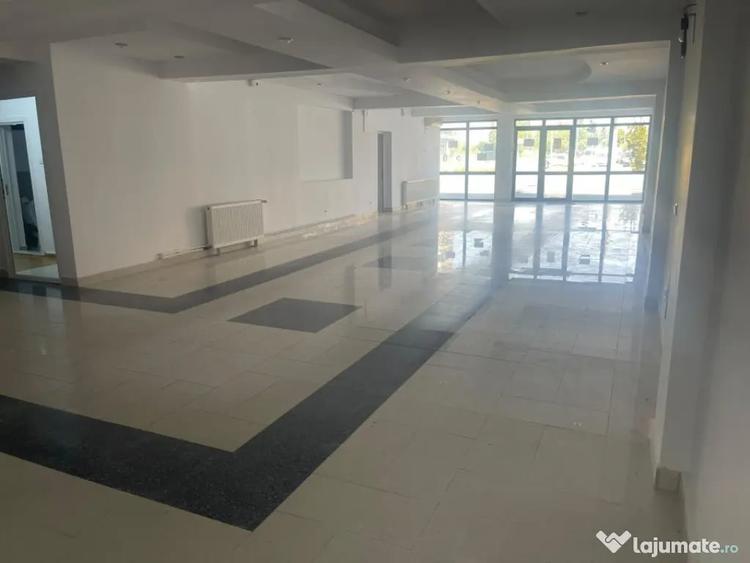 Spațiu comercial, de 160 mp, în Calea București