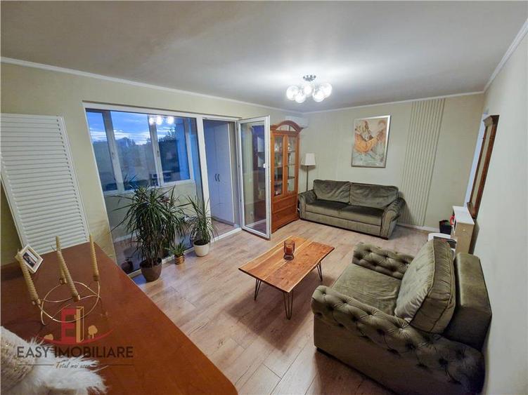 Apartament cu 3 camere decomandat, mobilat în Dâmbu Pietros