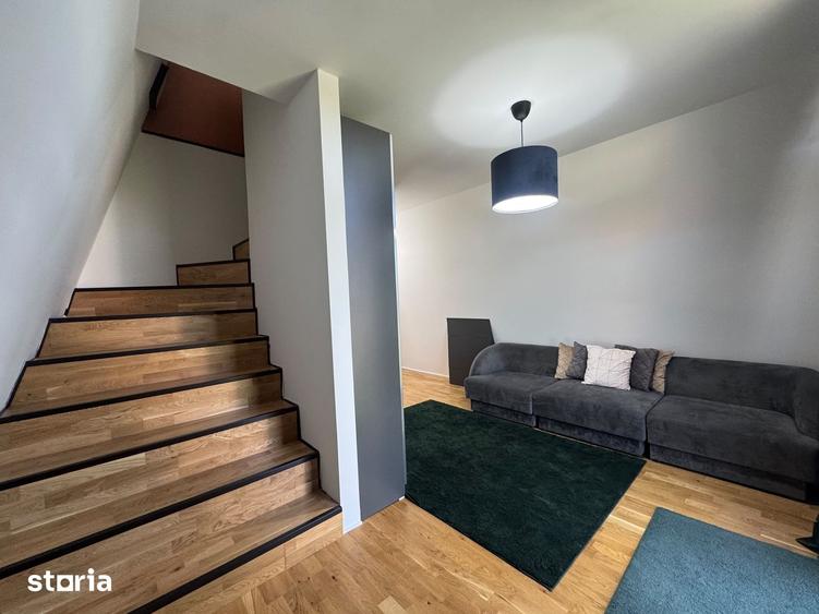 Casă cu 8 camere cu Teren 1425 Mp în Grădiștea
