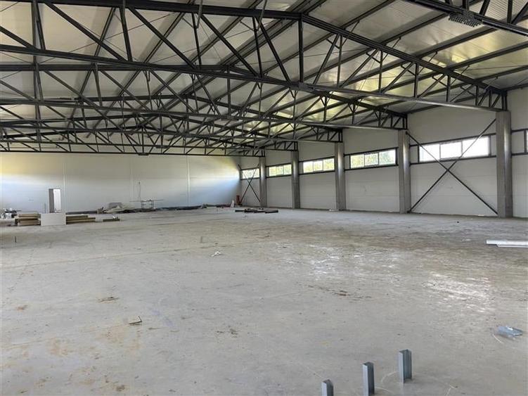 Spațiu industrial, de 1,800 mp, în Central