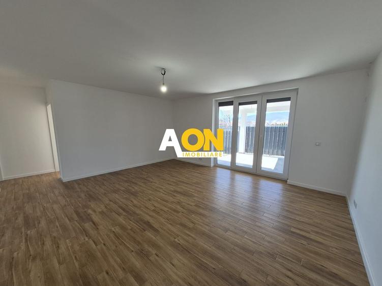 Casă individuală cu 3 camere cu Canalizare în Central