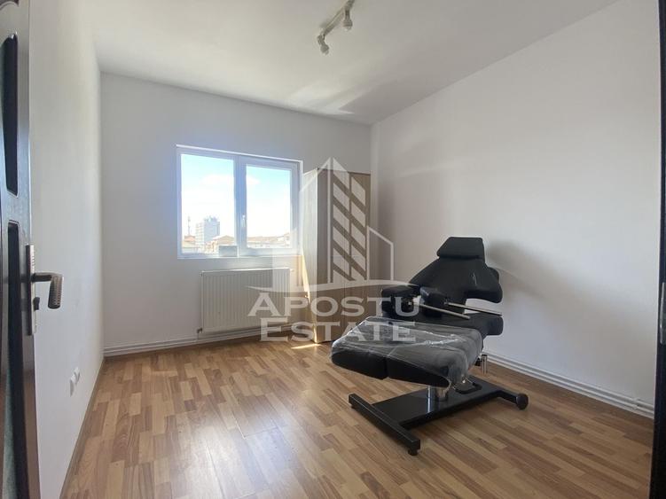 Apartament cu 3 camere semidecomandat, mobilat în Girocului