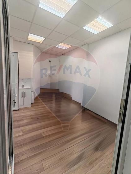 Spațiu comercial, de 81 mp, în Noua