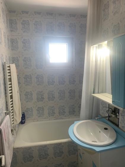 Apartament cu 2 camere semidecomandat, mobilat în Sud