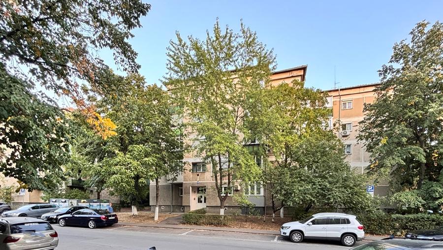 Apartament cu 2 camere decomandat în Rogerius