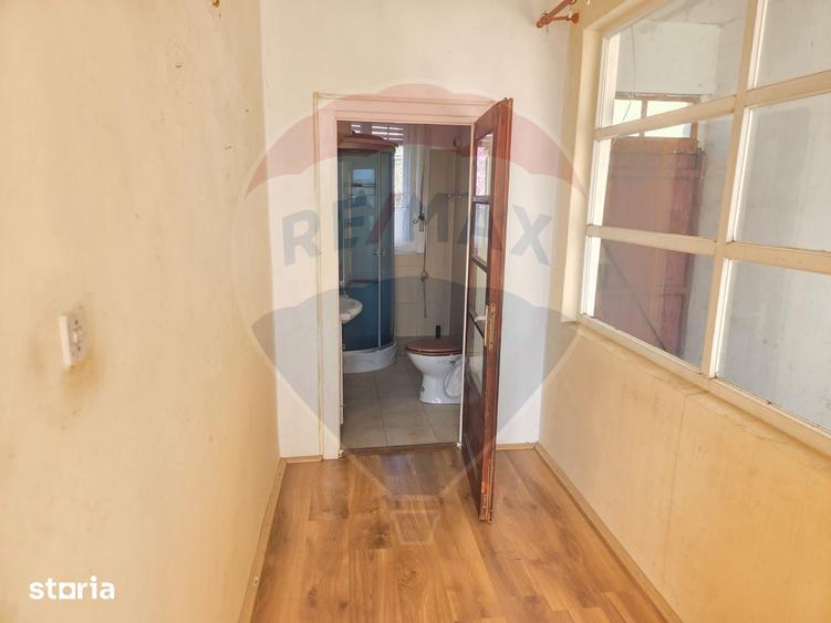 Casă cu 5 camere cu Teren 1010 Mp în Ultracentral