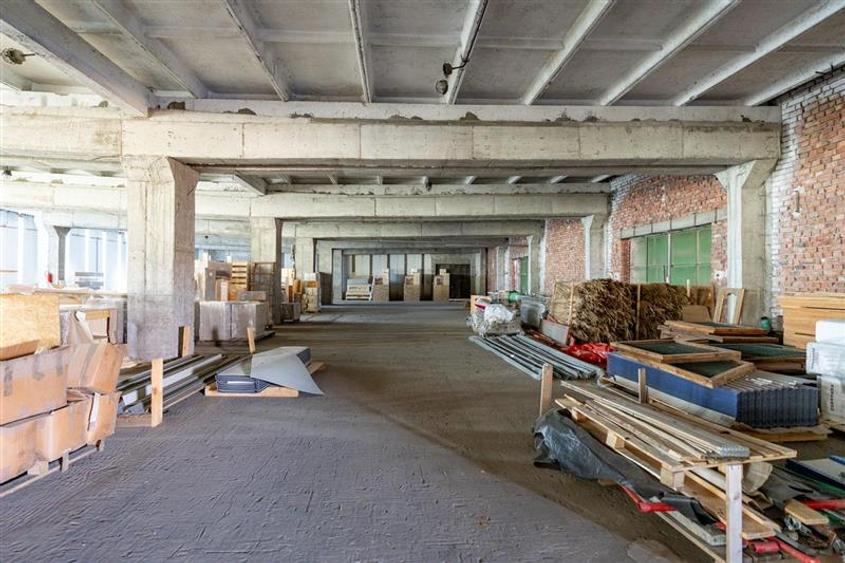 Spațiu comercial, de 2,920 mp, în Periferie