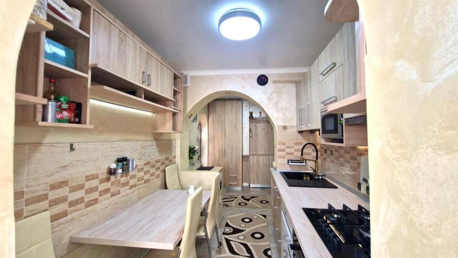 Apartament cu 2 camere decomandat în Dacia