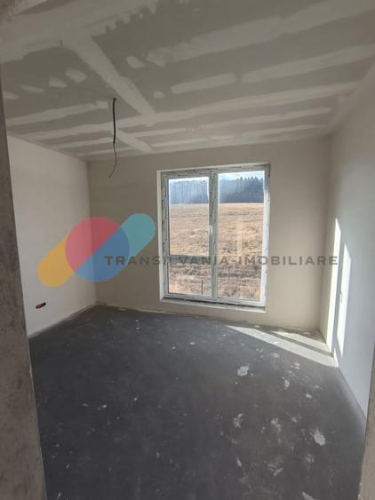 Duplex cu 4 camere cu Canalizare în Chinteni