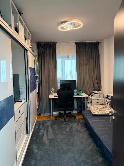 Apartament cu 3 camere decomandat în Central