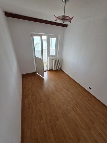 Apartament cu 3 camere decomandat în Dacia