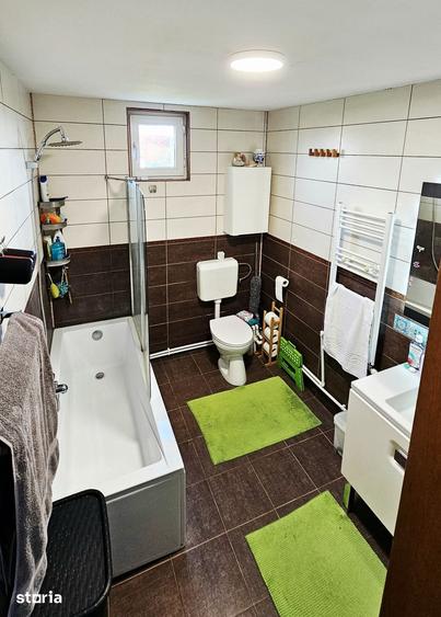 Casă cu 5 camere cu Teren 100 Mp în Central