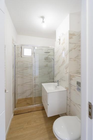 Apartament cu 2 camere decomandat în Baba Novac