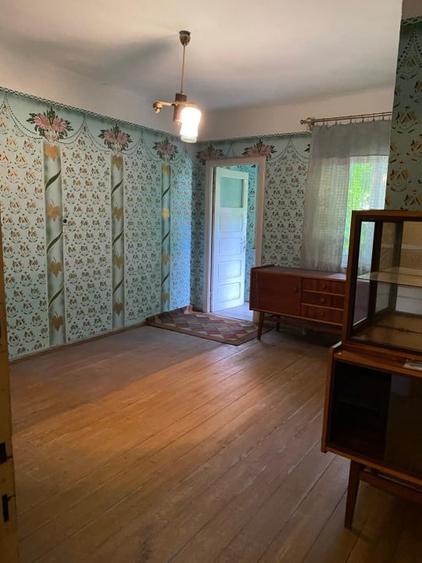 Casă individuală cu 4 camere cu Teren 250 Mp în Central
