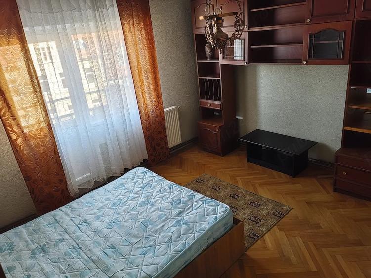 Apartament cu 2 camere decomandat în Exterior Vest