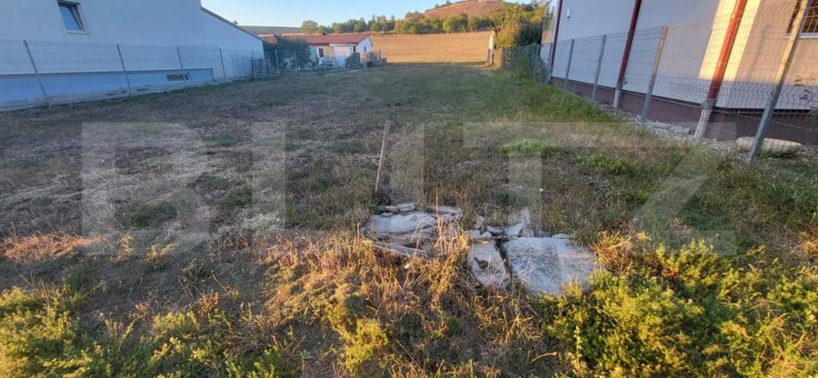 Teren de 711 mp, în Cristian