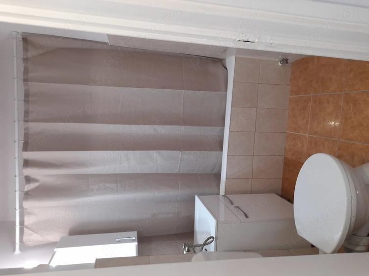 Apartament cu 2 camere semidecomandat în Giurgiului