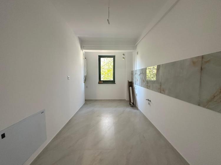 Apartament cu 3 camere decomandat în Popas Păcurari
