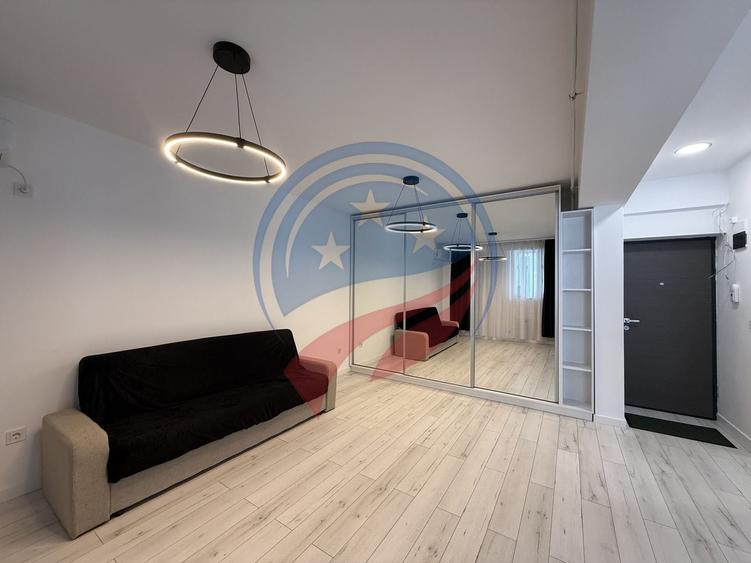 Apartament cu 2 camere semidecomandat, mobilat în 1 Mai