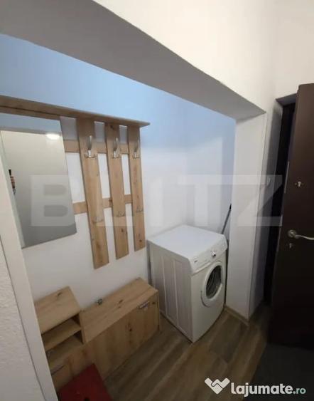 Apartament cu 4 camere semidecomandat în Central