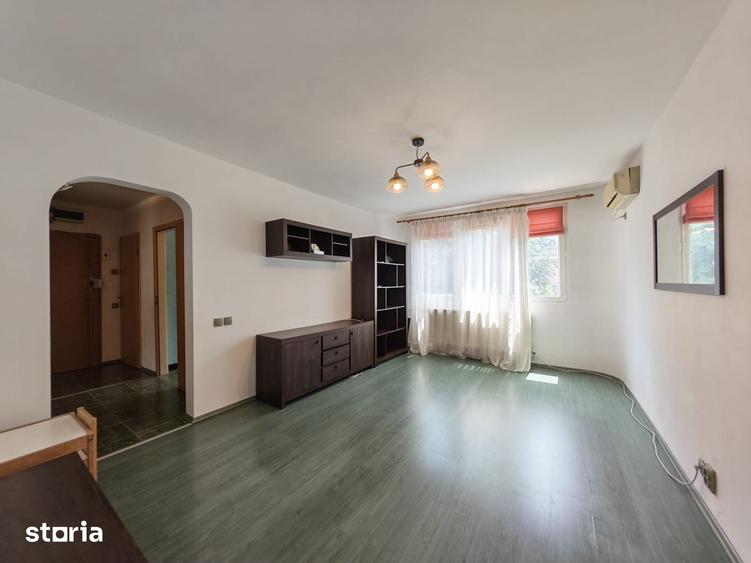 Apartament cu 3 camere semidecomandat în Drumul Taberei