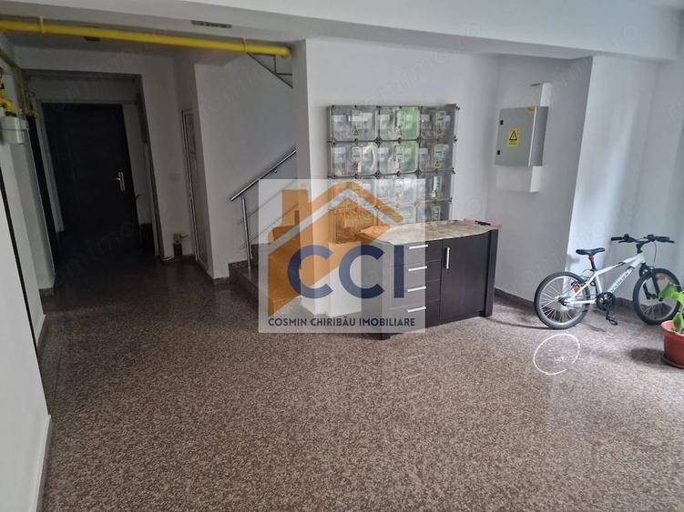Garsonieră decomandată în Cornișa