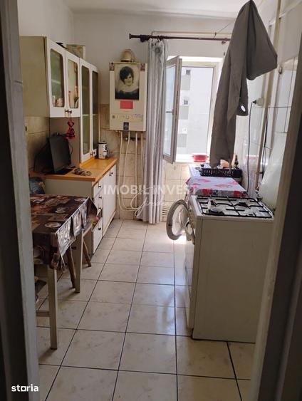 Apartament 2 camere, Cetate-Bulevard, balcon, lift, 65.000 euro - 2
