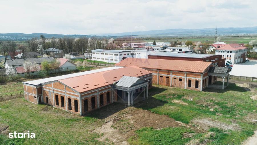 Spațiu comercial, de 1,800 mp, în Central