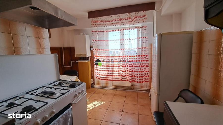 Apartament cu 4 camere în Centrul Civic