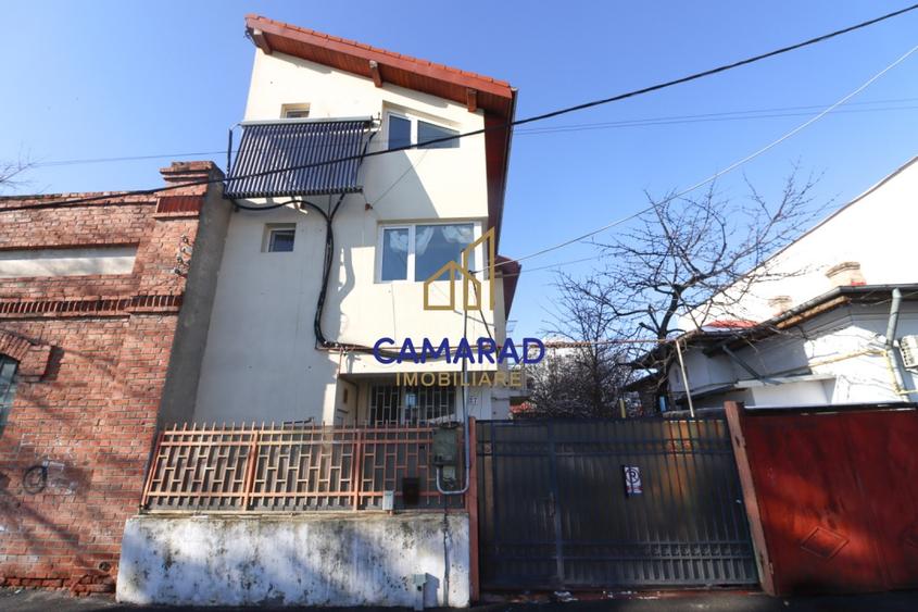 Casă individuală cu 5 camere cu Canalizare în Doamna Ghica