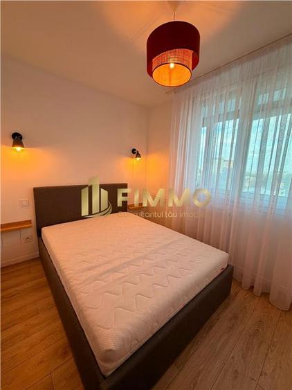 Apartament cu 3 camere semidecomandat în Est