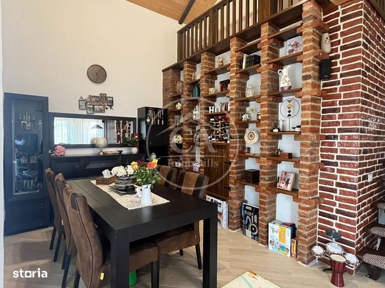 Casă cu 4 camere decomandat în Central