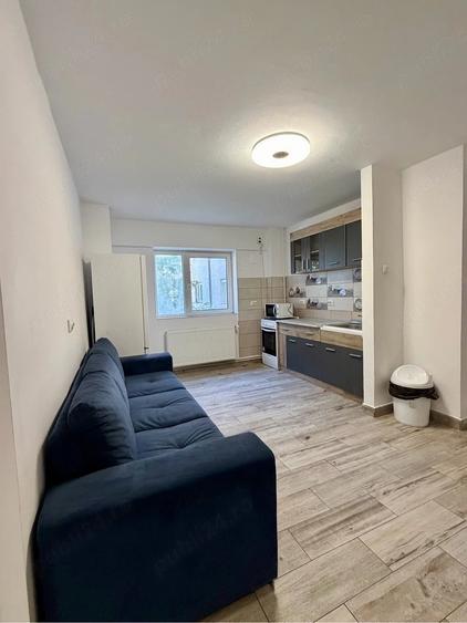 Apartament cu 3 camere decomandat în Intim