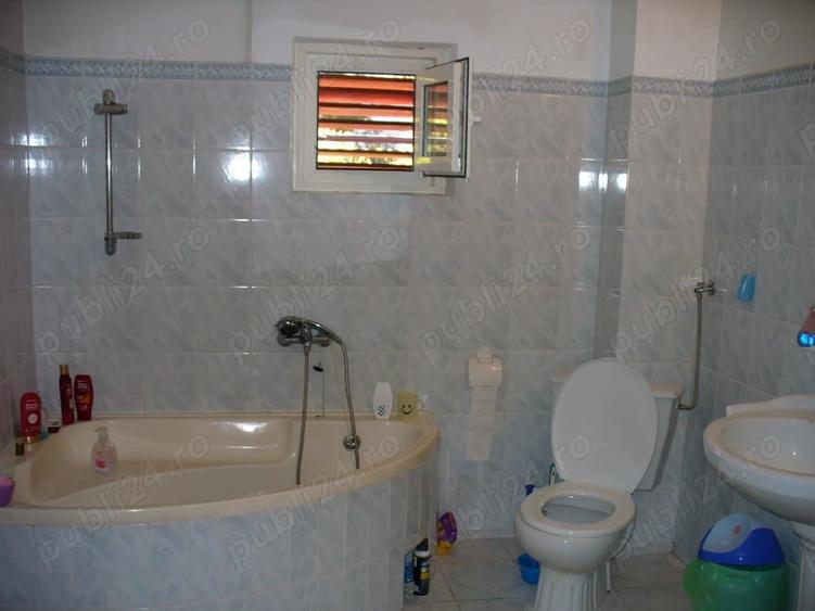 Casă cu 3 camere cu Teren 380 Mp în Central