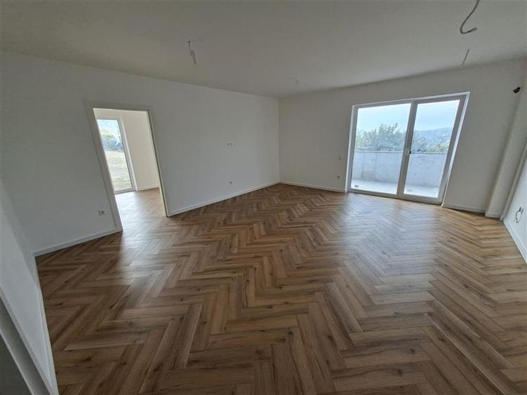 Apartament cu 2 camere semidecomandat în Iris