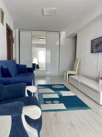 Apartament cu 3 camere decomandat în Nufărul