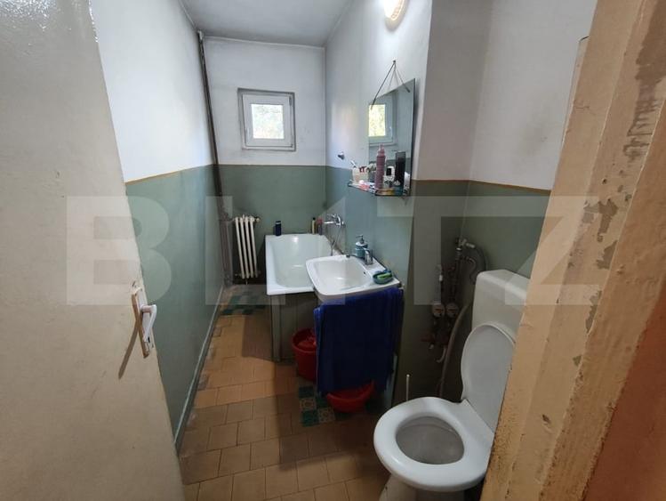 Apartament cu 3 camere semidecomandat, mobilat în Nufărul
